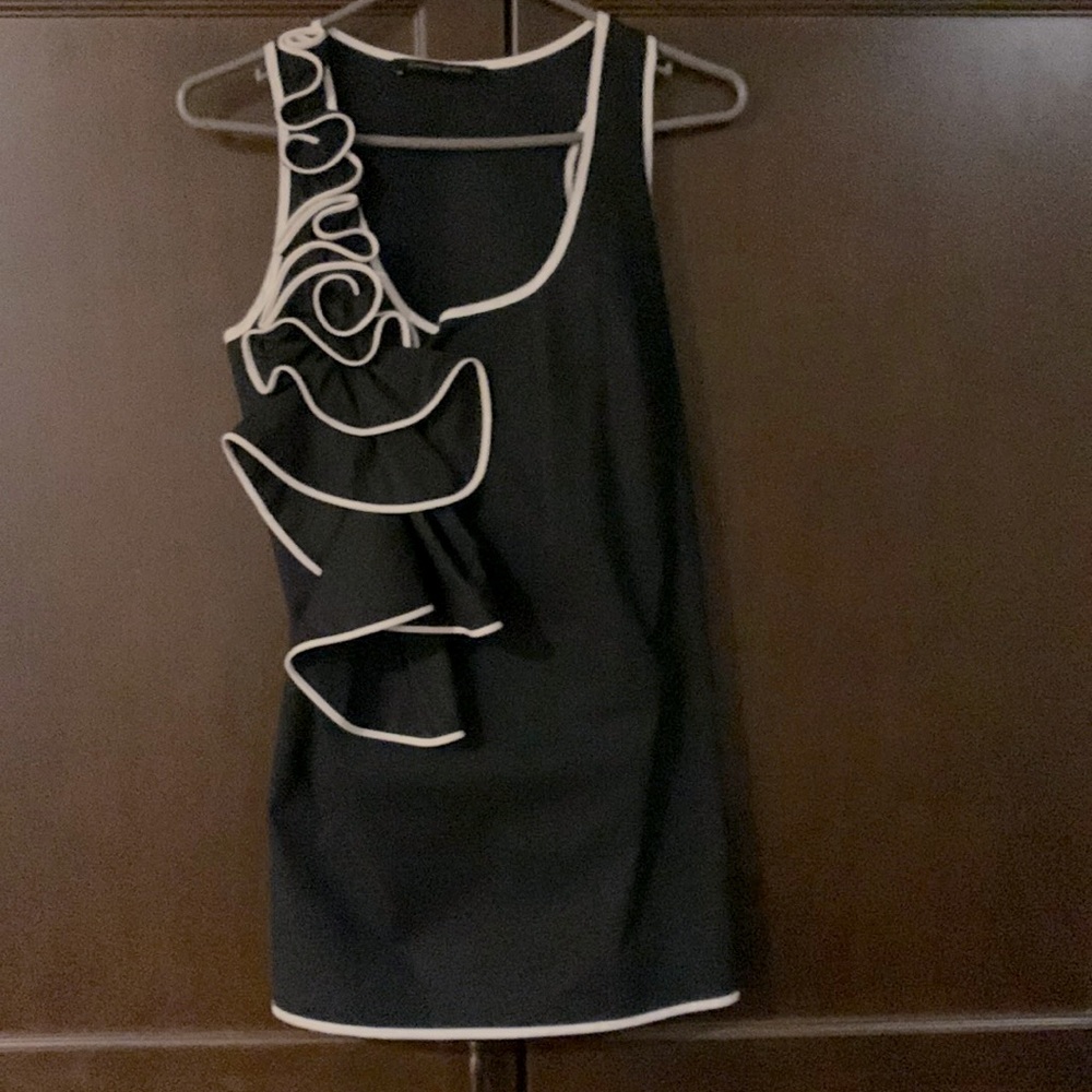 Cynthia Steffe Black sleeveless Top /Tunic White Trimming Size S